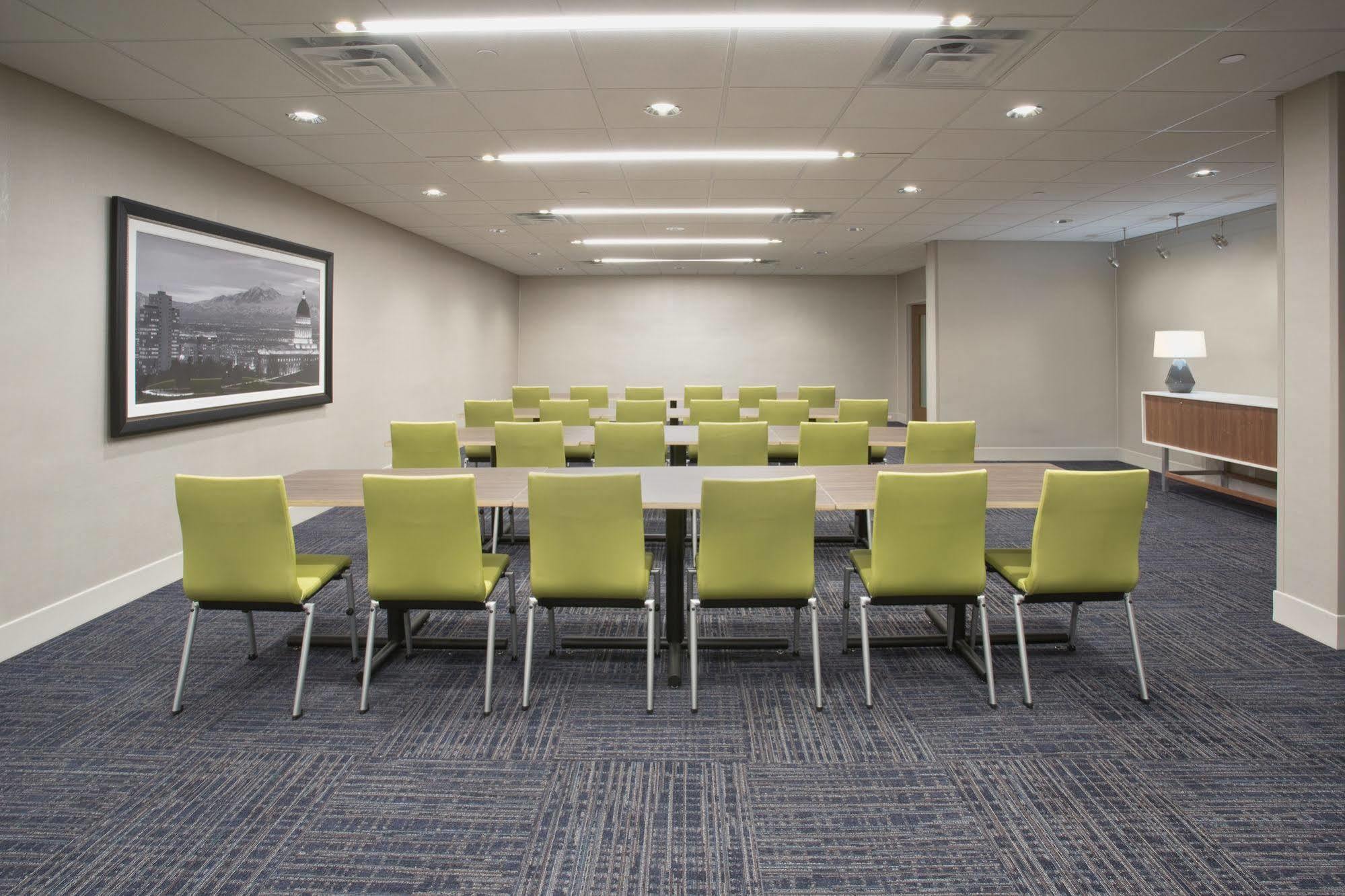 Express & - Pittsburgh - By Ihg Hotel 2*