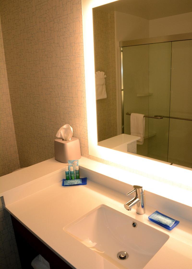 Express & - Pittsburgh - By Ihg Monroeville